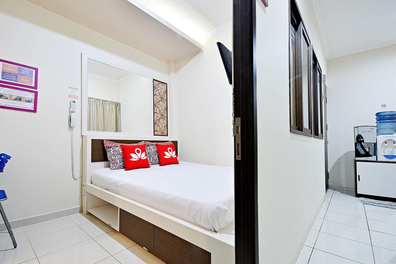 Zen Rooms Cideng Barat Jakarta Exterior photo