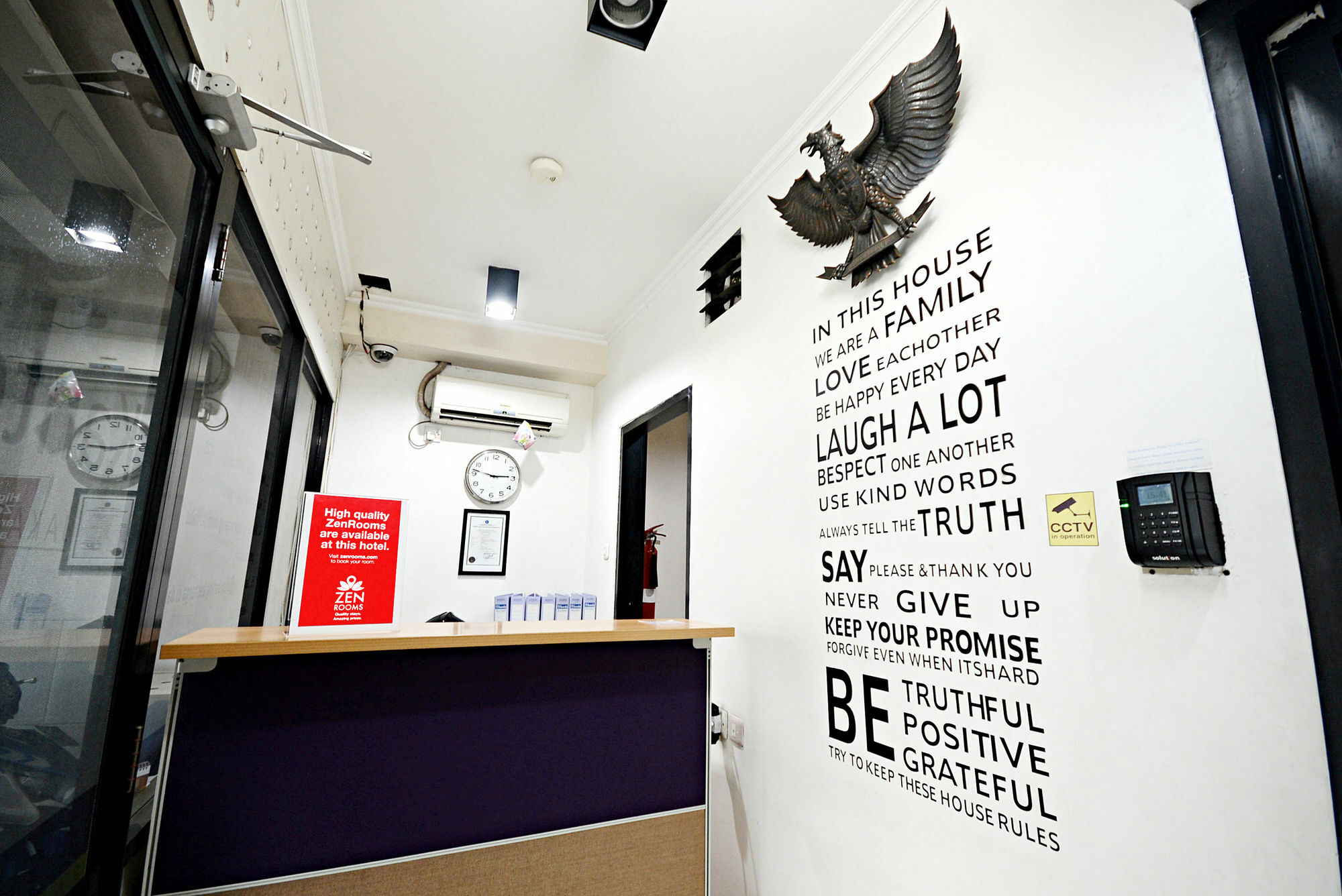 Zen Rooms Cideng Barat Jakarta Exterior photo