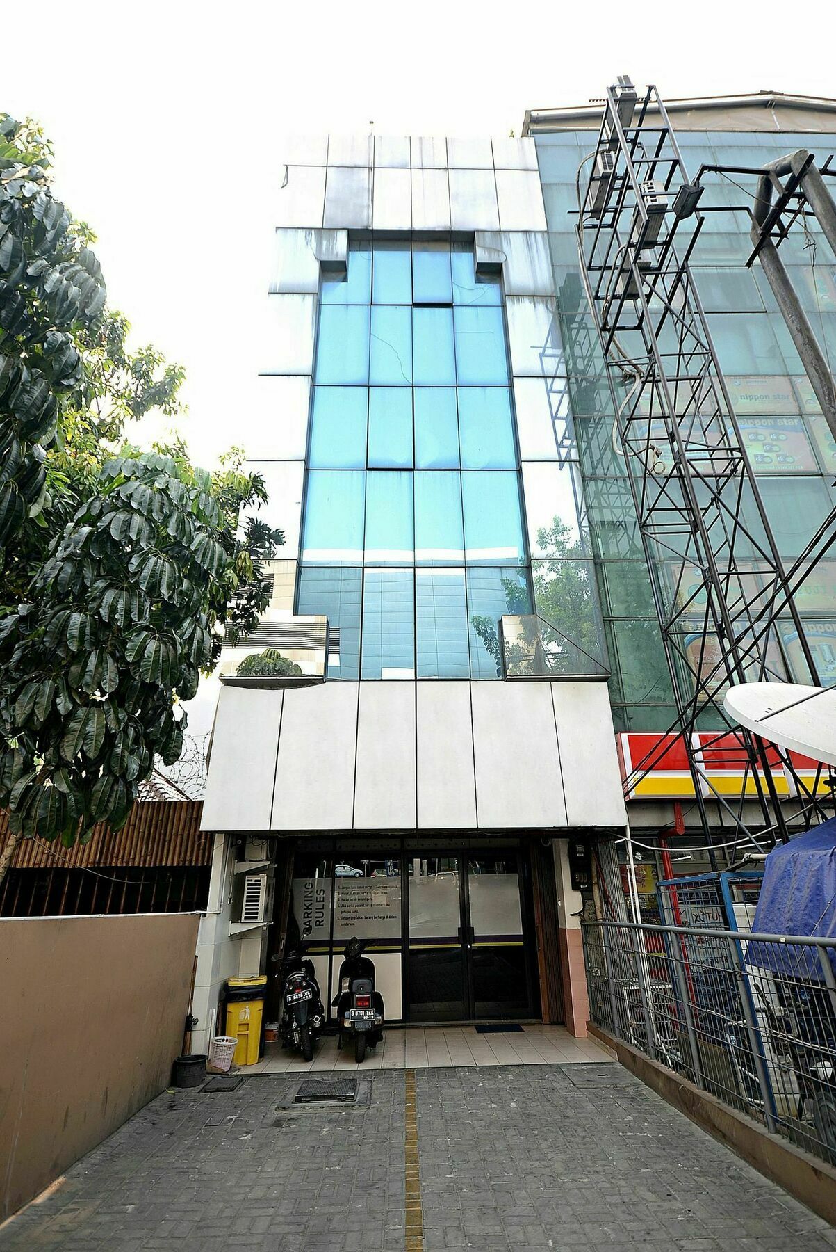 Zen Rooms Cideng Barat Jakarta Exterior photo
