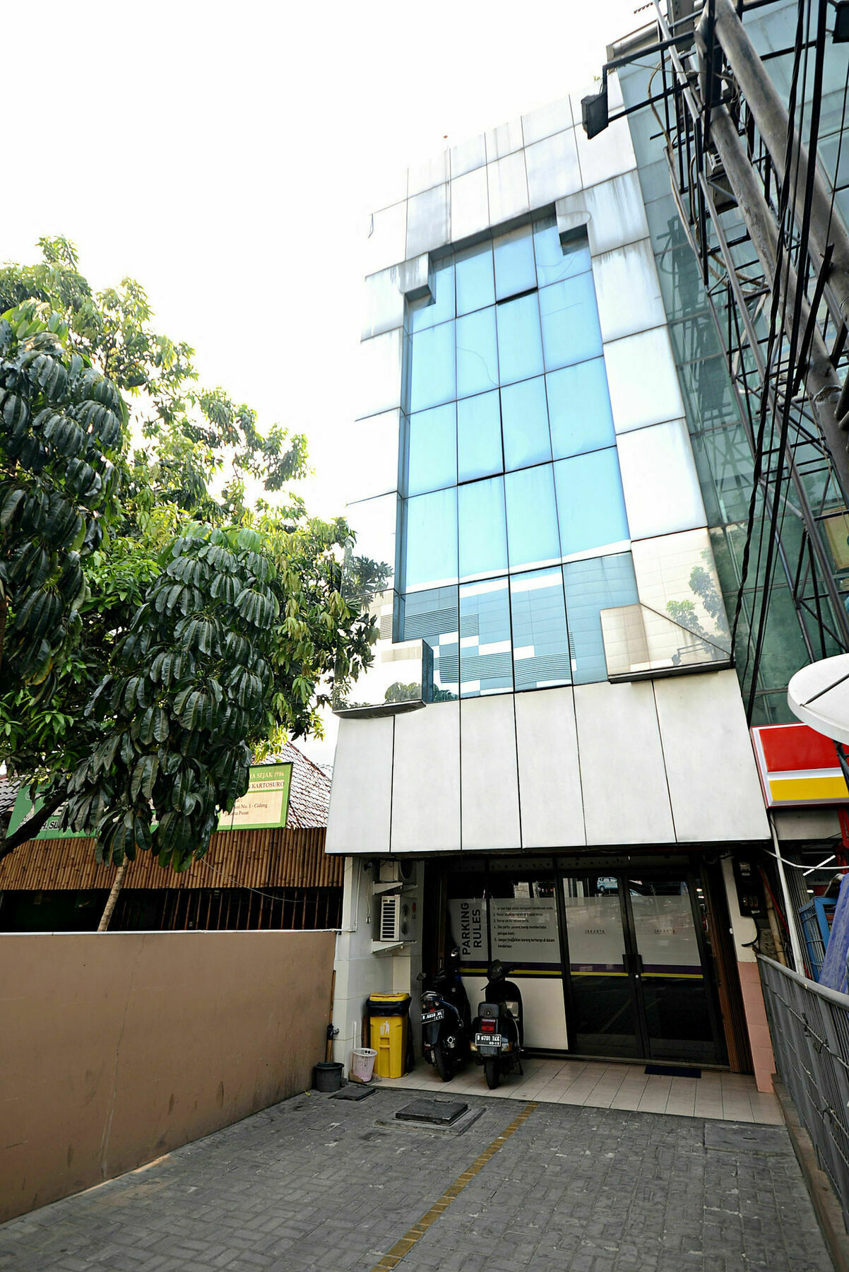Zen Rooms Cideng Barat Jakarta Exterior photo